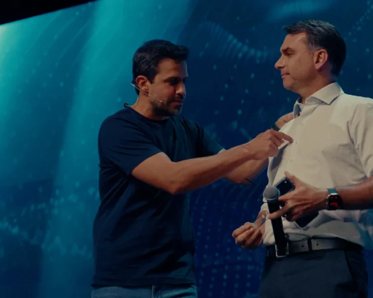 Marçal declara apoio a Flávio: “Bolsonaro que a gente sempre sonhou”