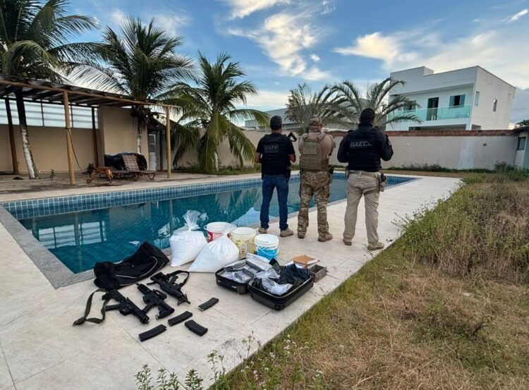 Ação integrada desarticula depósito de drogas e armas na Bahia e prende liderança criminosa em São Paulo