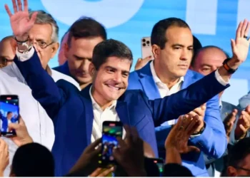 Em Porto Seguro, ACM Neto confirma candidatura a governador da Bahia