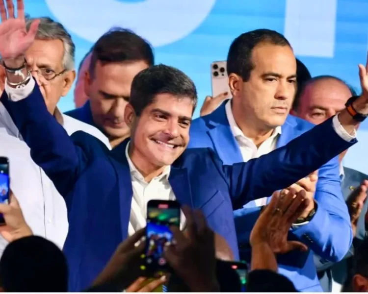 Em Porto Seguro, ACM Neto confirma candidatura a governador da Bahia