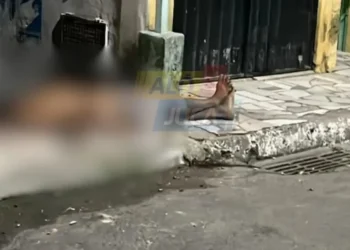 Homens são executados com mais de 100 tiros por membros de facção no bairro de Tancredo Neves, em Salvador