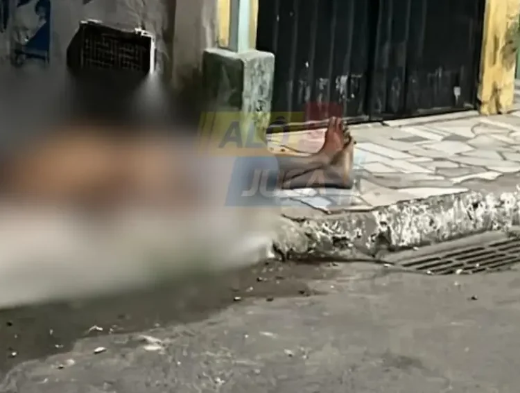 Homens são executados com mais de 100 tiros por membros de facção no bairro de Tancredo Neves, em Salvador