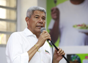 PIADA? Jerônimo Rodrigues culpa ex-presidente Bolsonaro pela quantidade de empréstimos pedidos em sua gestão