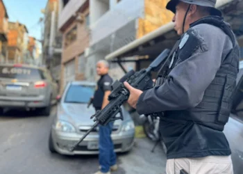 Idoso é preso em Lauro de Freitas acusado de abusar da própria neta de 12 anos