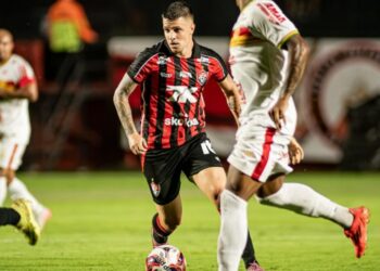 Com time principal, Vitória goleia a Juazeirense e vence a primeira no Baiano