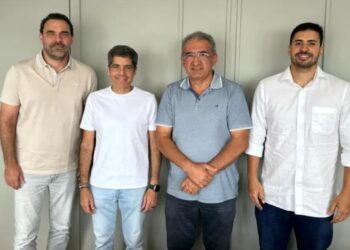 Ex-prefeito de Juazeiro, Isaac Carvalho deixa base governista e declara apoio a ACM Neto