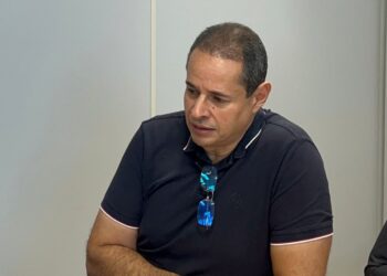 Deputado diz que vai entrar na justiça contra Jaques Wagner por divulgação de pesquisa fake