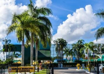 BOMBA! Tio de candidata ‘laranja’ confirma fraude à cota de gênero em Candeias; ouça o áudio