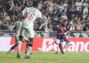 Bahia vence o Vasco fora de casa e dorme na vice-liderança