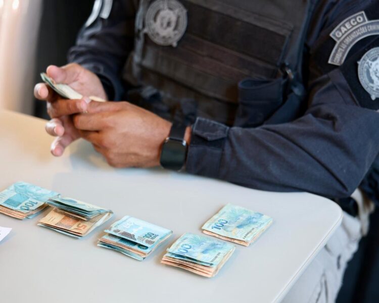 ‘Território Livre’: Operação combate facção criminosa que domina serviços de internet em Dias D’Ávila