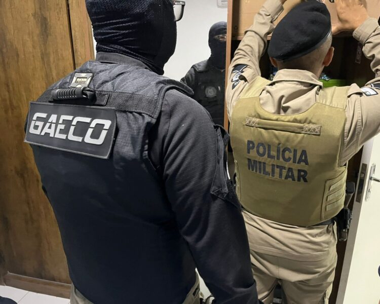 Operação “Banda Suja” prende quatro PMs investigados por formação de milícia na região de Ipirá