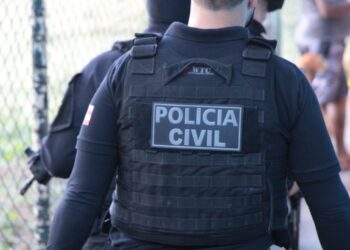 Criança é baleada dentro de escola em Lauro de Freitas