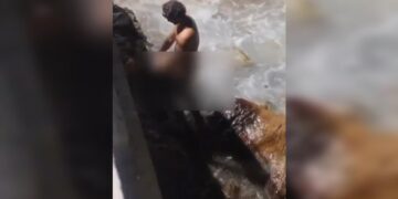 Casal é flagrado fazendo sexo nas pedras da Praia da Barra