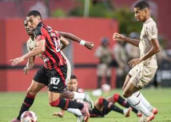 Nos pênaltis, Vitória vence o Jacuipense e enfrenta o Bahia na final do Campeonato Baiano