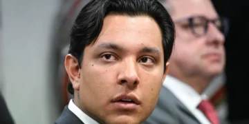 INSS: suspeito de fraudar biometria de aposentados dribla investigação usando iPhone