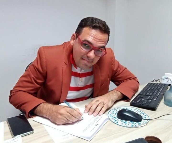 Vereador Tenobio é multado em R$ 30 mil por ataques a Jerônimo e Moraes