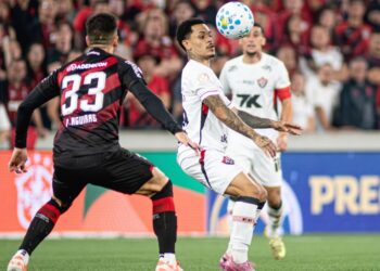 Vitória perde para o Athletico-PR e fica em situação complicada nas oitavas da Copa do Brasil