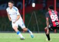 Vitória perde de virada para o Cruzeiro no Barradão e fica mais perto da zona de rebaixamento