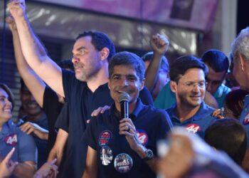 Em Casa Nova, ACM Neto critica fila da regulação e promete ampliar hospitais e leitos no norte da Bahia