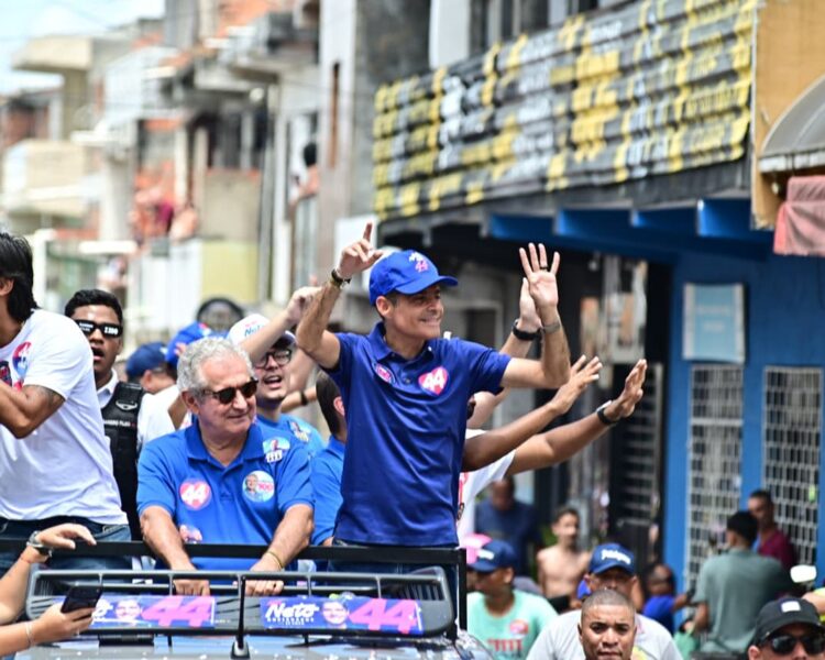 Em Candeias, ACM Neto participa da maior carreata da história da RMS e reforça sentimento de mudança a uma semana da eleição