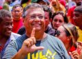 Flávio Dino atua para reeleger Lula, aponta editorial do Estadão