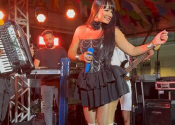 Baiana de Lauro de Freitas, Bela Sampaio ganha destaque em concurso para nova vocalista do Mastruz com Leite